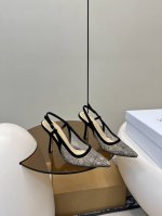 顶级原单 配飞机盒 dior 迪奥 新品猫跟汤钻时尚凉鞋 新品烫钻小猫跟凉鞋 经典的迪奥藤格纹元素 时尚必备款舒适感真的极极好 面料网纱+汤钻 内里采用原单订制