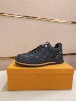 工厂P价 Louis Vuitton 路易威登 Lv 顶级新款专柜同步发售，鞋面意大利进口头层牛皮，全进口羊皮内里，完全1比1复刻，鞋底：原厂特供原版底，独家活