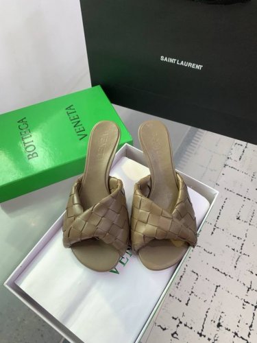 Bottega Venetabv Blink系列纽结编织饰带高跟凉拖鞋 Ins 小红书巨多网红明星上身 真的太美了高级穿着又仙女 简约时髦又有设计感而且非常非常