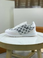 工厂p价p 实价 Louis Vuitton 原单 新款Lv路易威登 * 顶级版本 Lv经典潮鞋！选用进口原版牛皮 水染牛皮内里.原版耐磨橡胶组合大底！高品质精