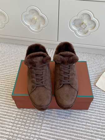 批低帮340 高帮 男款20 Loro Piana Lp新款羊毛运动鞋低帮 高帮休闲板鞋 舒适百搭自带慵懒的高级感明星、时尚博主的私服街拍神器 材质：对版甄选羊 - 点击图像关闭