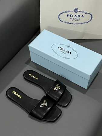 橙子出厂价P P100 Prada 普拉达春夏新款 同色三角标方头平底拖鞋 凉拖 码数：35-41 - 点击图像关闭