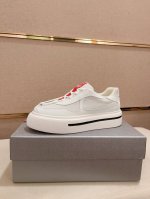 工厂价 高版本 高品质新款prada 普拉达 专柜同步上市， 新款男鞋、面料精选牛皮高科技滴胶工艺制作而成。内里:全牛皮内里。高端气垫开模防滑橡胶大底，精美线条