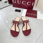调工厂p价 女装女鞋 运动原单 Gucci 古驰 25Ss经典马衔扣人字夹趾拖鞋 顶级版本！原版1:1复刻，欢迎对比！标志浅金马衔扣焕新再现品牌发源地的经典优雅