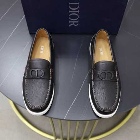 出厂价Pp： 品牌：迪奥Dior 标准码：男码38 44 45可以定做 等级：官网同款 材料：原版牛皮拼接 牛皮内里 原版Tpu耐磨柔软大底 款式类别：休闲运动 - 点击图像关闭