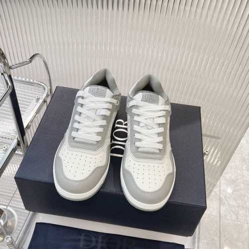 B27系列 Dior 迪奥休闲运动情侣款板鞋系列市场最高版本 M多网红打卡，百搭款 男女同款真是好看到极致 面料：原版定制顶级丝绸光滑牛皮、牛磨砂皮、迪奥LoG