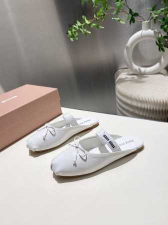出厂价pp真丝的 羊皮 顶级品质 Miu Miu芭蕾舞平底包头托鞋 2025春夏 全新超美芭蕾鞋原版一比一开发 时尚淑女气质脚背弹力象劲上脚非常方便 鞋面:进口 - 点击图像关闭