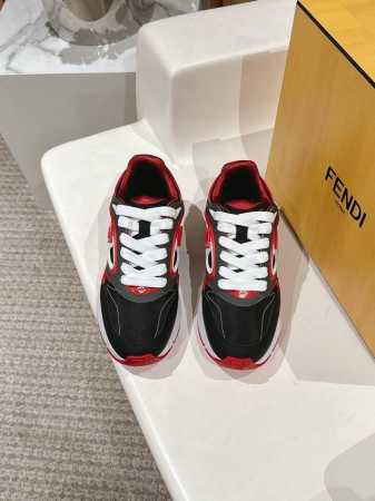 出厂 Fendi 芬迪 情侣款 高端品质 原单休闲运动鞋 鞋面：纳帕小牛皮、丝绸小牛皮、品牌帆布布匹、鞋身车缝品牌塑胶图腾 内里：品牌帆布 大底：超轻Tpu发泡 - 点击图像关闭