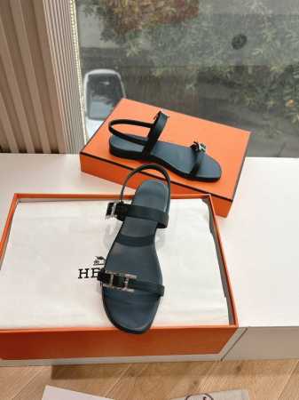 360顶版G042H家2025春夏新款Hermes爱马仕 Buy 爱马仕 Blingbling 钻扣涼鞋 最近又买到了一双爱马仕心头好 简简单单 又带钻钻的钻扣 - 点击图像关闭