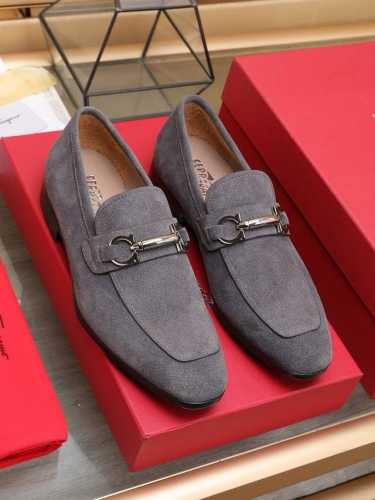工厂 Ferragamo 最新高端顶端品牌奢侈～代购，顶级～质量。新時尚商务男鞋鞋面選用原版返绒牛皮牛皮内里，精细做工。原版个性时尚柔软组合耐磨防滑大底，上脚轻