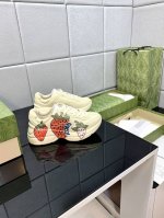 顶级版本 古奇老爹鞋情侣款 做旧皮革角状复古慢跑鞋 消退的巴黎世家姥爷潮 迎来时尚界潮流领军Gucci老爹鞋 原鞋开模 意大利手工代工厂p原楦 古奇原单老爹鞋