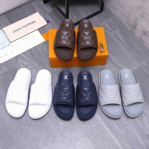 商品商标：Lv [路易威登] 拖鞋 正码.码数: 38-45 商品材料：精选 经典压纹牛皮鞋面 脚背皮里 原版大底
