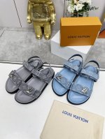 Louis Vuitton路易威登多色可选新款拖鞋火爆上市，1:1高级定制，秒杀一切仿品，原版开模Logo装饰，既时尚又美观，面料:小牛皮，内里羊皮，精美原版鞋