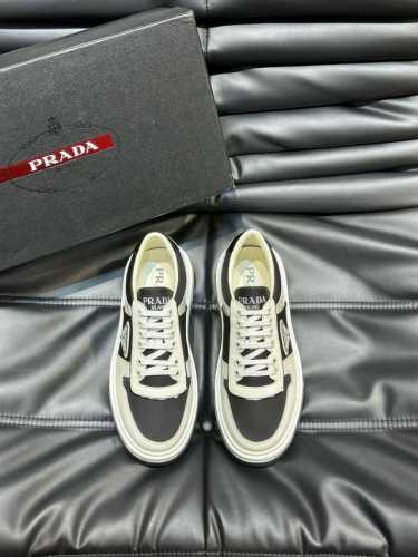 Prada 普拉达 -高端品质 原单,鞋身空压品牌logo，大底：超轻tpu发泡 橡胶；双色成型大底,超高品控 做工精细：凸显 高端 贵气 档次 38-44 4