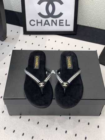 Chanel春夏爆款人字拖鞋 各大社交平台热门款 上脚不卡不磨脚 质感软舒服 进口羊皮钻面料 羊皮内里 意大利真皮大底 Size:35-40 - 点击图像关闭