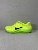 nike Reactx Rejuven8 Green Strike 时尚百搭 洞洞鞋 男女同款 绿色 Size：36.5 38 39 40 41 42 43 4