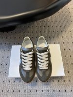 顶级品质 Maison Margiel* Mm6马吉拉经典德训鞋 马吉拉最最舒服的德训鞋子了！复古感满满！随便穿搭就可以很高级！ 鞋子很轻便！穿起来上脚超级舒服