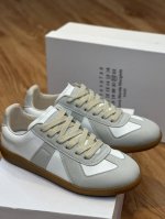 Maison Margiela 马吉拉德训鞋 鞋面牛皮 翻毛皮完美拼接 鞋底采用防滑橡胶大底 轻松驾驭正装休闲装 MM6 超级网红爆款 经典超值百搭 编