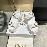 工厂P价P格 、独家首发，升级版凉鞋来了！ Chloe 克洛伊 最新的缝线凉鞋，原版私模高密度发泡鞋底 人工固特异手法穿线 配上后所有的位置刚刚好 所有的工艺与