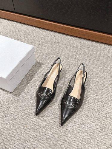 顶级品质 Dior Ss24 New Arrival～ D家2024春夏新品｜尖头后空凉鞋 露跟系列高跟鞋dior典范之作！精致绝伦， 每一双放佛都是艺术品，集