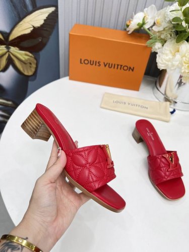 皮底+40 Louis Vuitton2025路易威登夏季新款拖鞋 原版开模Logo装饰 既时尚又美观 码数 35-43#