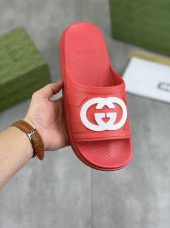 工厂价 实价 Gucci 古奇新款休闲拖鞋，原版官网1:1、完美做工 透射出一种尊贵奢华，于古奇高端超凡工艺中升华其奢侈定义。原版古奇双g组合大底，码数：38- - 点击图像关闭
