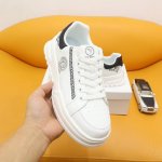 工厂价： 全球抢购中 市场领先款 最高品质 范思哲versace ～独领风骚 2024经典低帮懒人款，瓦莎琪压花纹 鞋面logo更是重金精心打造 材料：进口头层