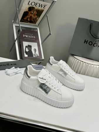 hogan2024新款H-STRIPES 系列女码 采用饰以竖条和波纹的厚底设计令奢潮鞋履焕发新意活力、穿梭性格畅想、抢占视线焦点、在掀现代感都市风潮！ 面料: - 点击图像关闭