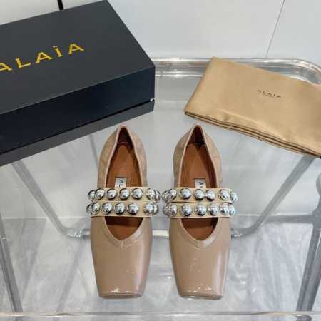 alaia 阿莱亚 24Ss新款 猪鼻子金属扣芭蕾舞平底跳舞鞋 azzedine Alaia 法国一线奢侈品牌 时尚界最后的手艺人 面料 小牛皮 内里: 进囗混 - 点击图像关闭