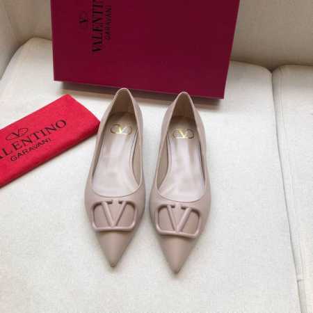 Valentino 华伦天奴经典款 金属大V扣尖头平底鞋 高跟鞋 单鞋 跟高：平底、6CM、8CM 码数：34-42 - 点击图像关闭