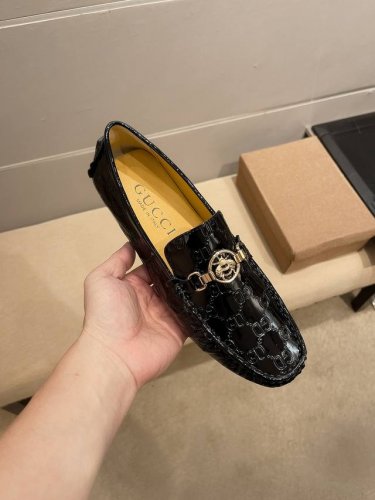 实价 Gucci 古奇官方新款 意大利名模贵族们棒棒款 时尚界的佼佼者 无可超越 官方高品质精品豆豆男鞋 明星周杰伦同款 原单正品 采用进口原版牛皮+原版牛皮内