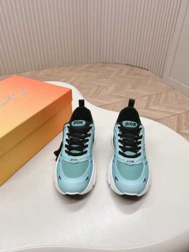 情侣款 明星款2024主推爆品 全新发售的迪奥 Dior B44 新款休闲运动鞋跑鞋老爹鞋 真的酷毙了，未来感十足真的好飒！再次演绎了迪奥酷时尚的理念，幸运星为