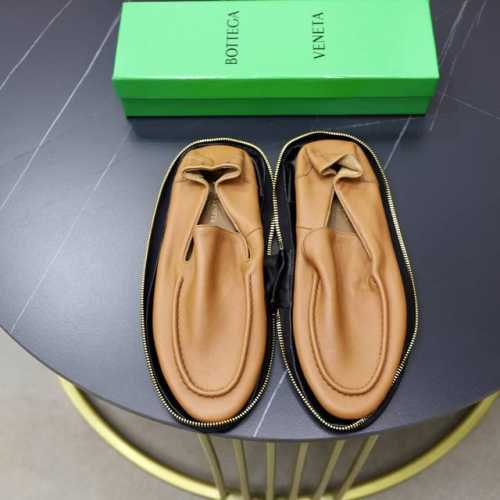 出厂价Pp： 小牛内里 Bottega Veneta Bv 经典男款钱包鞋。旅行携带超方便 采用进口柔软小牛皮，上脚舒服，内里采用奢华牛皮里。原版原厂橡胶耐磨大
