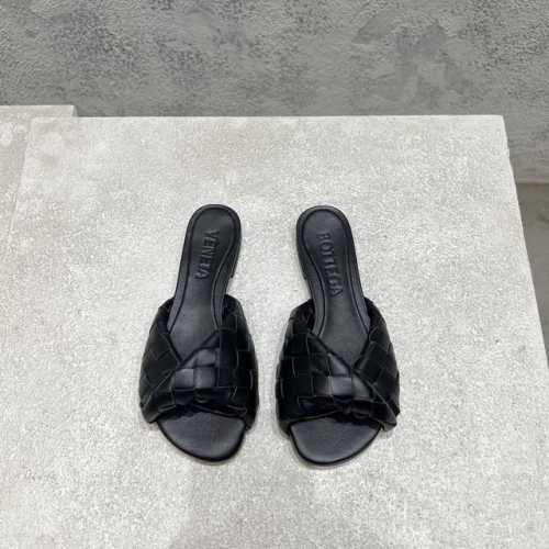 bottega Venet* 最新最经典猫跟凉鞋！扭结编织饰带 Ins&小红书巨多网红明星上身！上脚超性感！真的太美了！这款编织的鞋面超有高级感！高级穿着又仙女