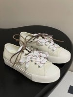Miumiu 缪缪25春夏新款美式复古风饼干鞋休闲帆布鞋双鞋带内增高布鞋 颜值担当火爆双鞋带布鞋 不得不入的一款～简约高级 随意搭配上脚非常舒适，年度必入款！春