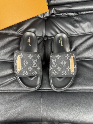 38-45 Louis V*高端精品 奢品拖鞋 1:1高端品质 休闲阳光宽松舒适型 最高版本高品质精品 经夏季必入哦