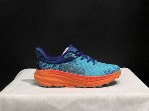 顶级版本Hoka One One Challenger 7 低帮跑步鞋男女同款 码数：36-46码 含半码 编码: 1147833-Ddw 全套得物包装：毒卡