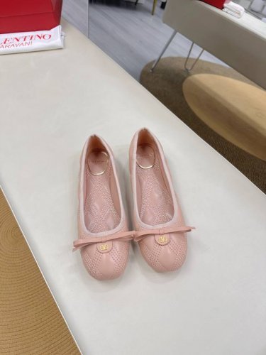 顶级版-真皮底Valentino Garavani Vlogo Cut-Out 25早春菱格经典百搭爆款芭蕾舞女鞋 专柜最新系列 最高版本 细节完美 非常亮眼的