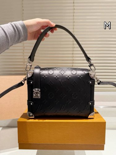 复刻版 Size：23*16Cm 超时空爆款 Lv 23王炸新款包Trunk 谷爱凌 走秀小软箱S来了终于 超级洋气 Upupup 搜索Lv 软箱子 盒子 全套