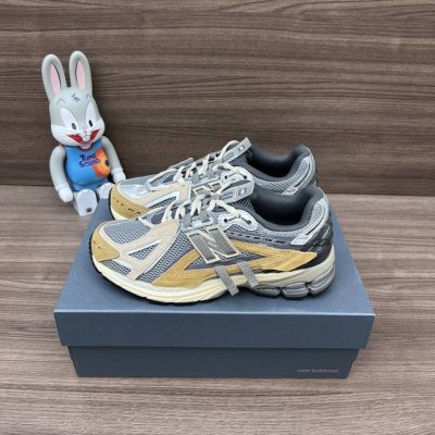 顶级版本New Balance 1906A 系带圆头耐磨 低帮跑步鞋男女同款灰黄。 货号: M1906A D包装:全套得物配件加固得物盒包装！ 码数:36-45