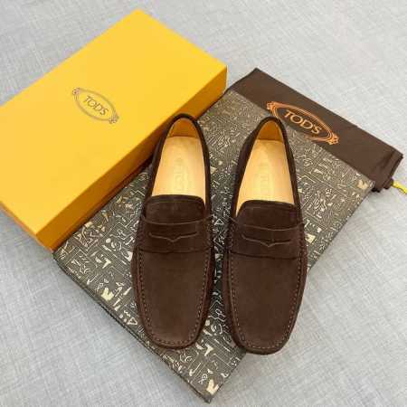 Tods 男士豆豆鞋 专柜同步新款 高端品质 磨砂皮杏色牛里.原版包装。咖啡色，尺码38-45。 - 点击图像关闭