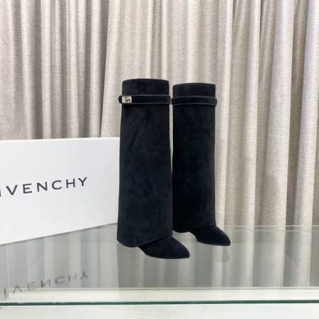 顶级版本 定做款 Givenchy纪梵希新款时尚鲨鱼齿长靴亮泽皮革靴 原版1:1开发，腿部饰有皮革束带，搭配金属扣，侧面饰有鲨鱼齿五金,杏仁形鞋头，包覆式坡跟9 - 点击图像关闭