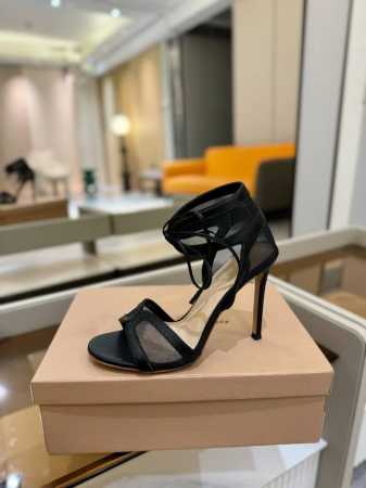 价格P： Gianvito Rossi 2025 这款高跟鞋 极简主义的 Elle、Gianvito Rossi 秉承了其传统意大利工艺，专注精巧细节，打造优雅 - 点击图像关闭