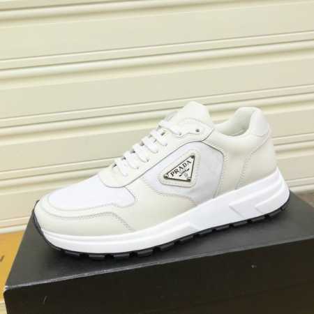 工厂价： 全牛货 专柜一比一 Prada-普拉达 ～市场潮款男鞋鞋 2024年主推原单货：官网直营店有售！此款充分展现设计师的神作！男士高端休闲板鞋 懒人套脚 - 点击图像关闭