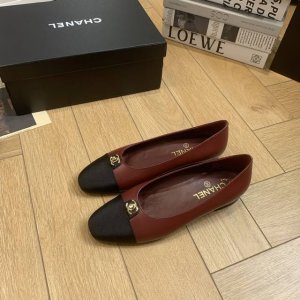 2025B 小香C家万年经典款 春夏新款后空凉鞋 水钻单鞋 毛呢女鞋 经典中空拼色 粗跟凉鞋 水钻 毛呢 条纹系列 清新亮眼的配色让这个春天更加丰富多彩 无疑于