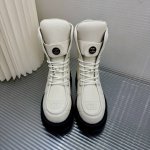 顶级版本 Chanel 24b新款面包雪地靴！秋冬搭配单品 非常暖脚 可以穿一个冬季 鞋面进口牛皮 内里羊皮 原版定制五金扣！ 原版定制大底 跟高：5CM 码数