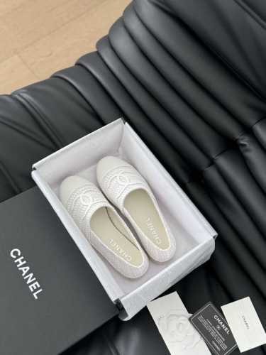 新色上新 新版本Chanel 渔夫鞋 重磅来袭配送全套顶级包装 我家的渔夫鞋质量不多介绍了哈，拿过的都知道！原版定制的鞋面，并且我家的大底是原版半透明大底，不透