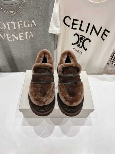 高版本出厂 Brunello Cucinelli 新款BC经典休闲鞋一脚蹬羊毛里乐福鞋系列单鞋 BC是意大利知名品牌，极简主义风格，复古又高级！简约又大气，属于