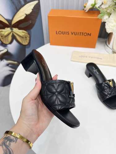 皮底+40 Louis Vuitton2025路易威登夏季新款拖鞋 原版开模Logo装饰 既时尚又美观 码数 35-43#