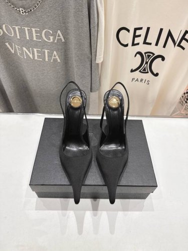 高版本出厂 Saint Lauren* 圣罗兰Ysl 25 春夏全新走秀高跟鞋 全新鞋型配上圣罗兰标志10.5Cm全新金属跟！ 唯有Ysl最懂女人心，不接受反驳